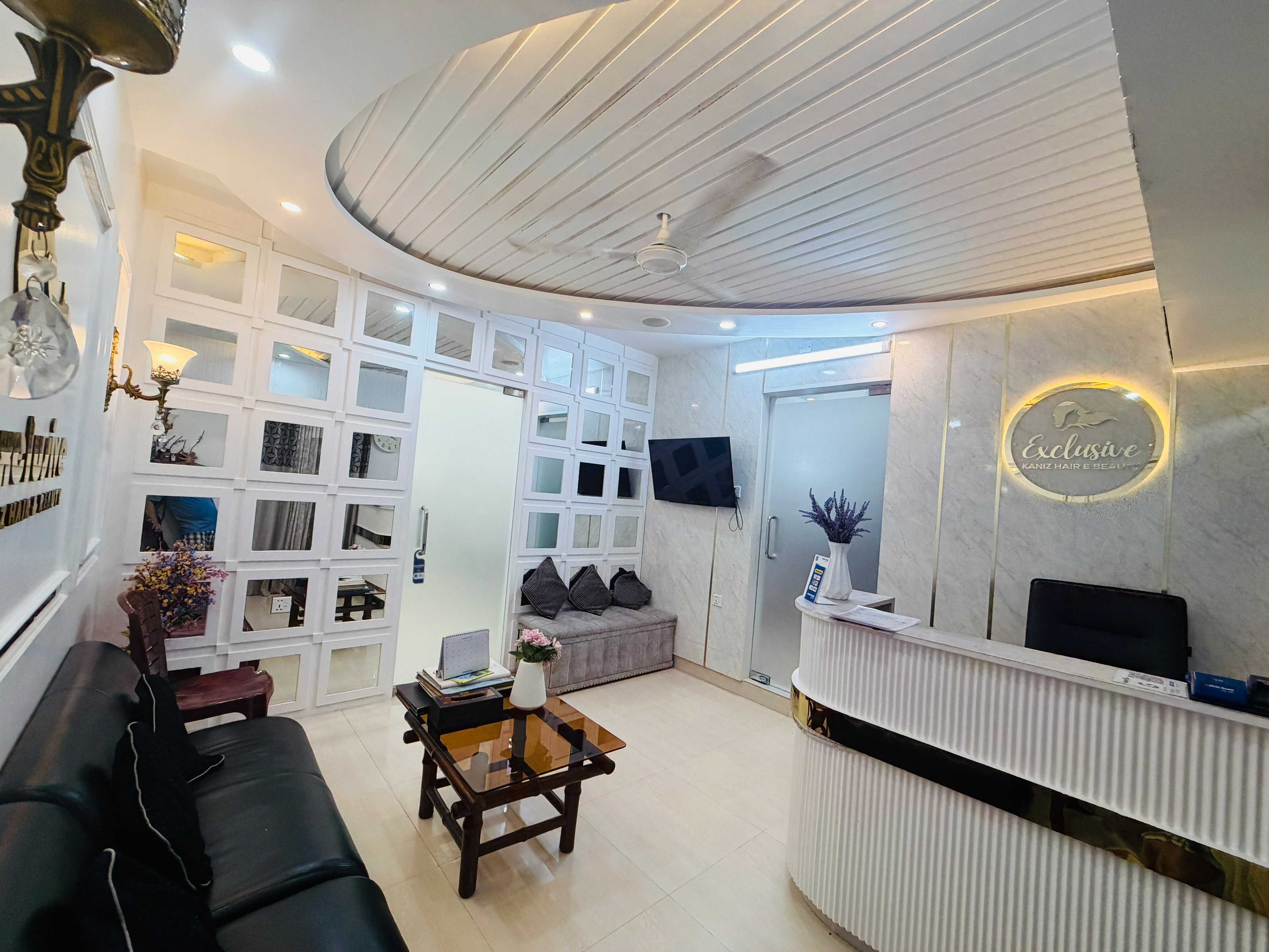parlor Signature Bridal Suite